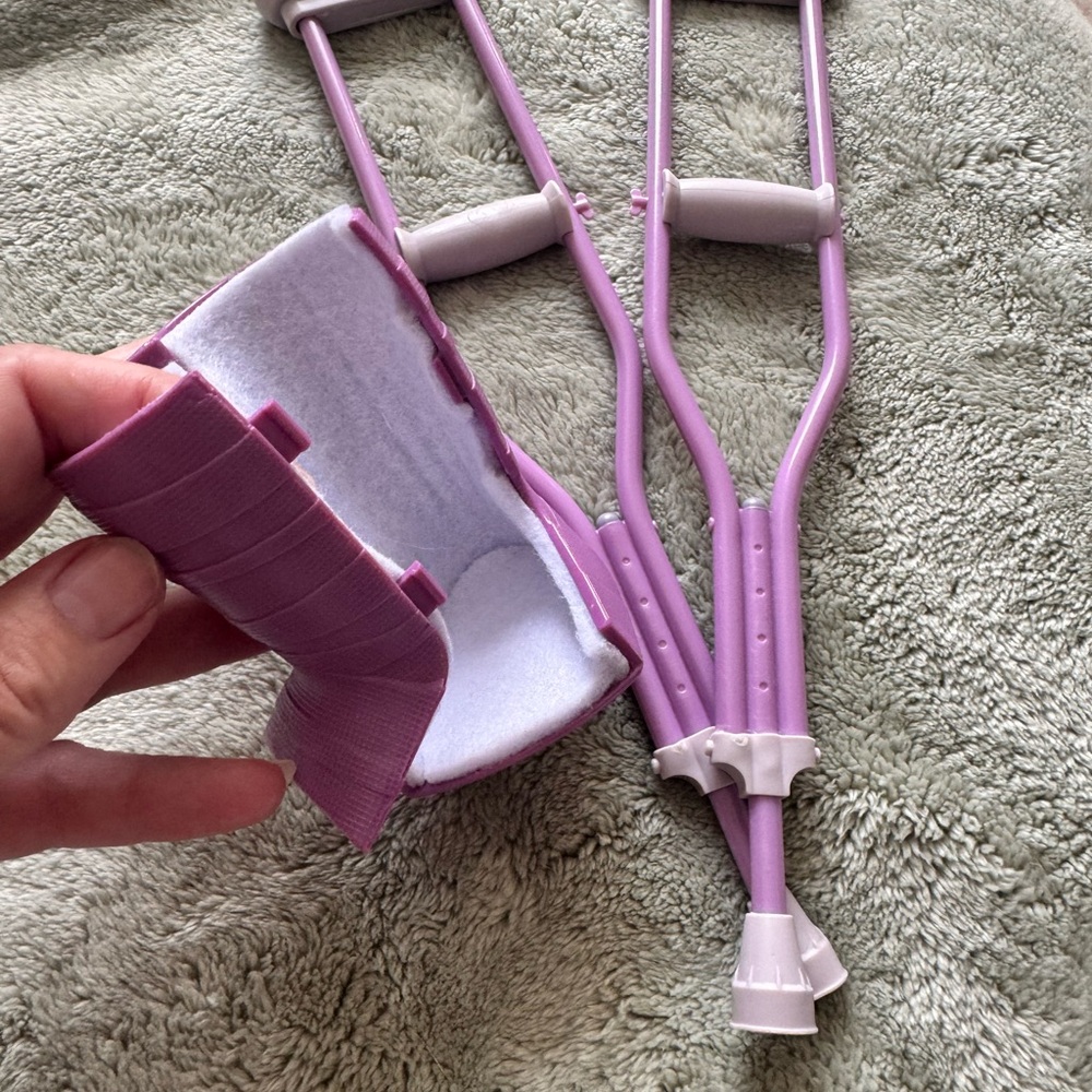 18 inch doll Purple Crutches and cast that opens